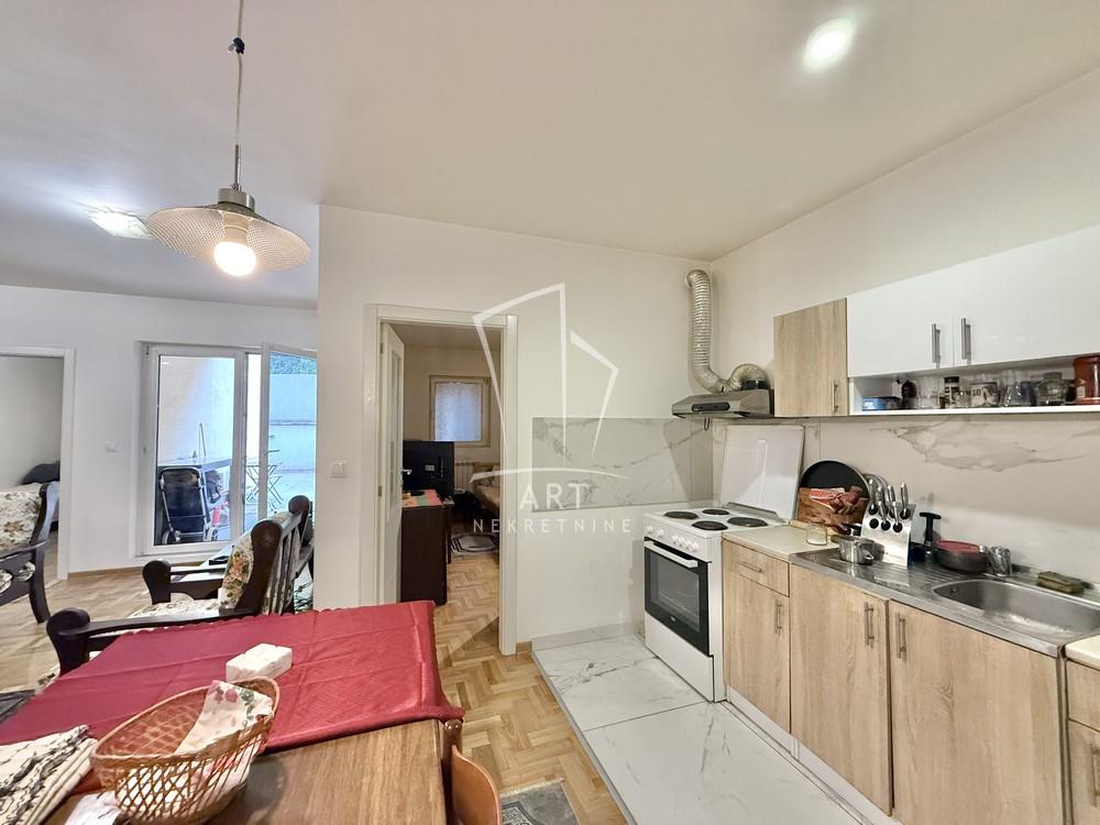 Stan na prodaju u Beogradu, Mirijevo, trosoban, 55m2, cena 156000 evra