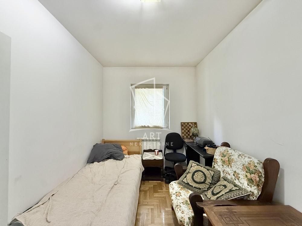 Stan na prodaju u Beogradu, Mirijevo, trosoban, 55m2, cena 156000 evra