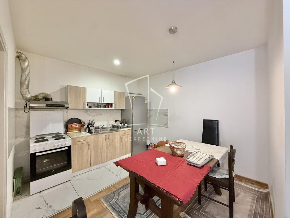 Stan na prodaju u Beogradu, Mirijevo, trosoban, 55m2, cena 156000 evra