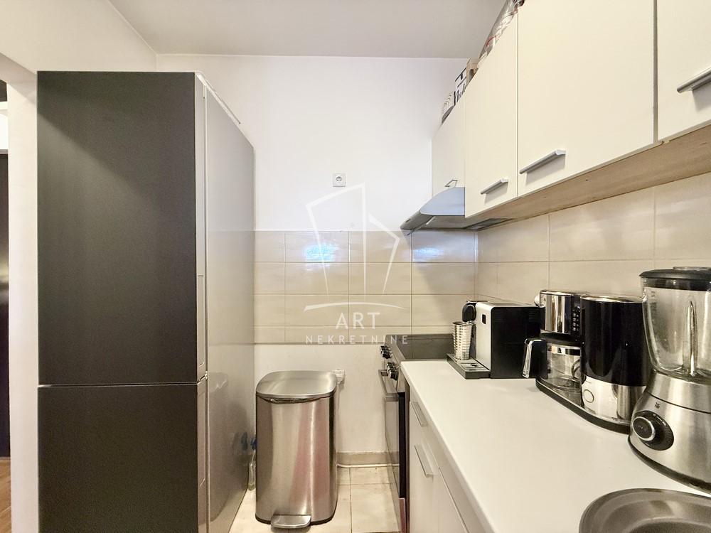 Stan na prodaju u Beogradu, Mirijevo, dvoiposoban, 63m2, cena 177000 evra