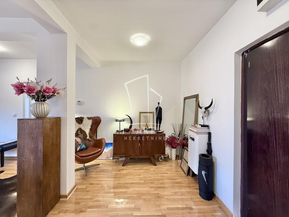 Stan na prodaju u Beogradu, Mirijevo, dvoiposoban, 63m2, cena 177000 evra