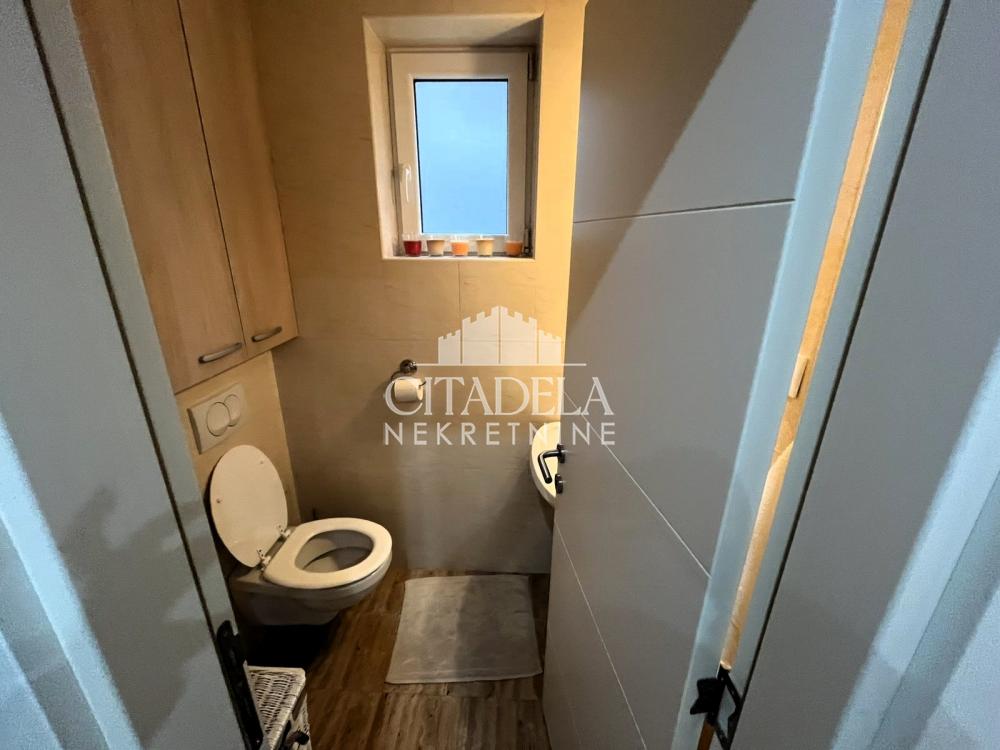 Stan na prodaju u Beogradu, Zvezdara, dvoiposoban, 64m2, cena 240000 evra