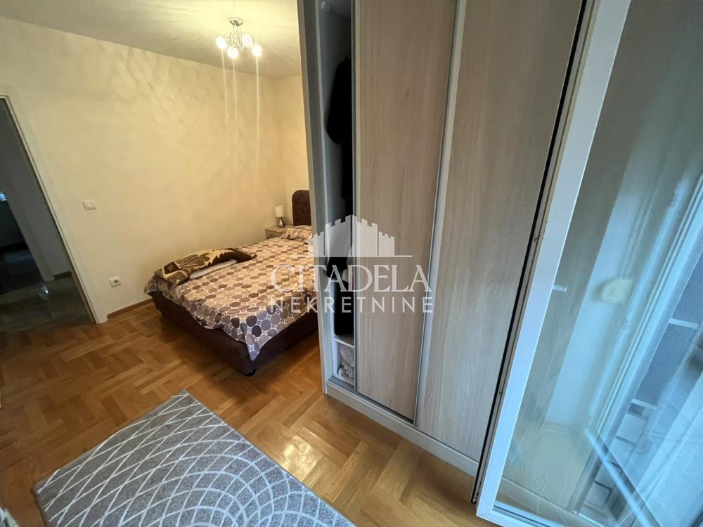 Stan na prodaju u Beogradu, Zvezdara, dvoiposoban, 64m2, cena 240000 evra