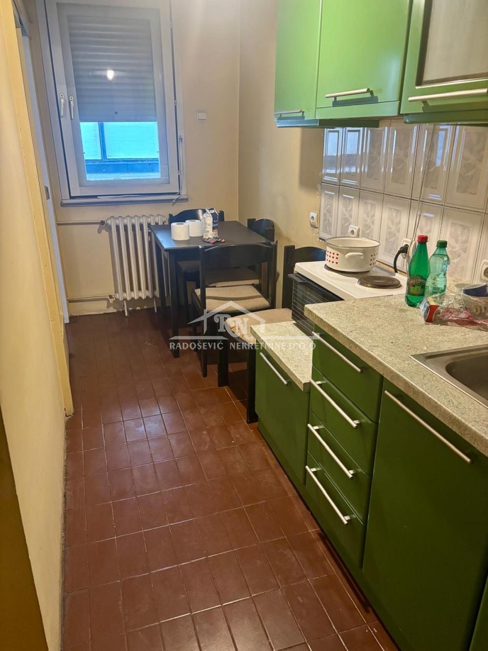 Stan na prodaju u Beogradu, Žarkovo, dvoiposoban, 77m2, cena 189900 evra