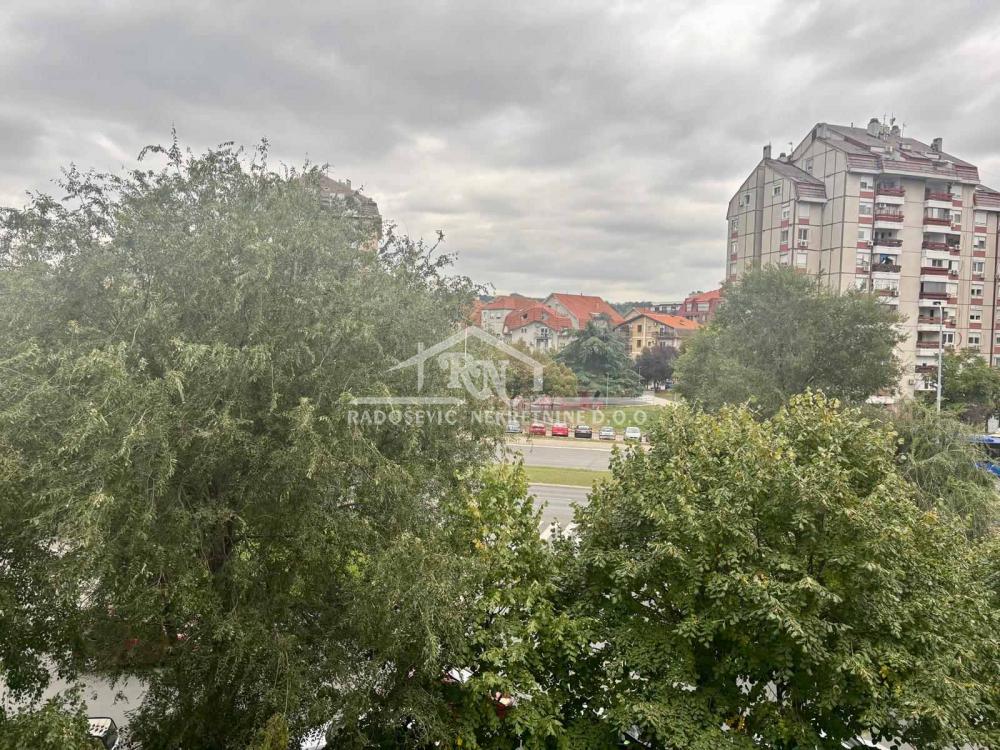 Stan na prodaju u Beogradu, Žarkovo, dvoiposoban, 77m2, cena 189900 evra