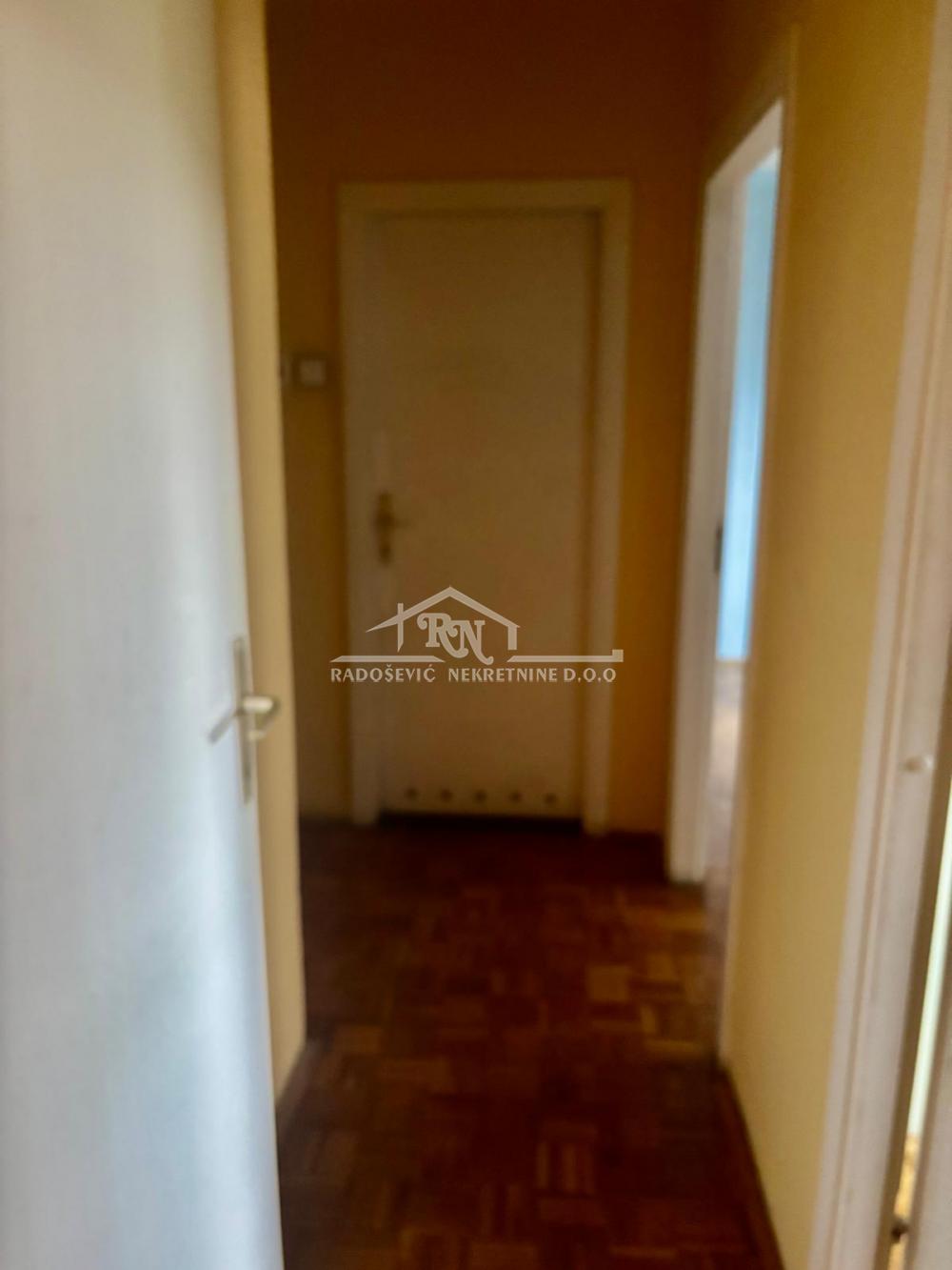 Stan na prodaju u Beogradu, Žarkovo, dvoiposoban, 77m2, cena 189900 evra