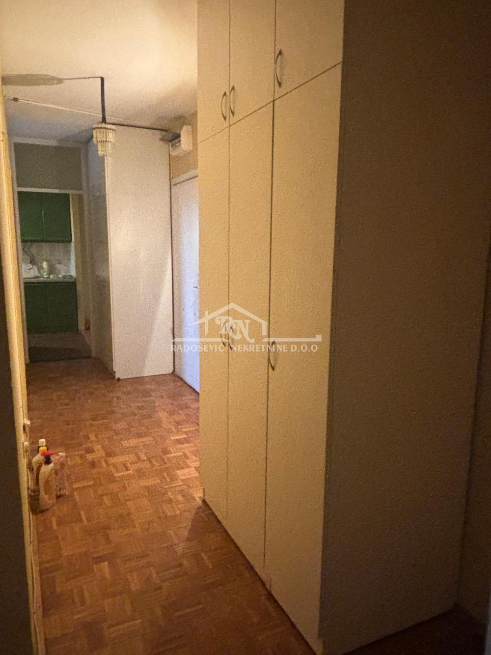 Stan na prodaju u Beogradu, Žarkovo, dvoiposoban, 77m2, cena 189900 evra