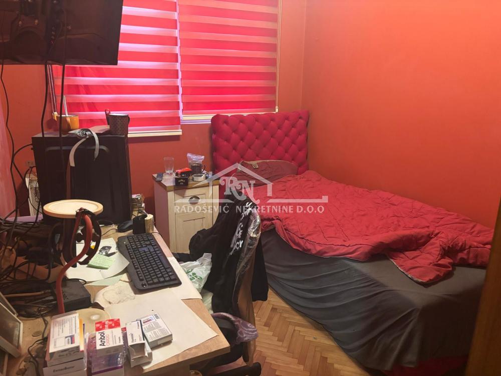 Stan na prodaju u Beogradu, Petlovo brdo, jednoiposoban, 51m2, cena 110000 evra