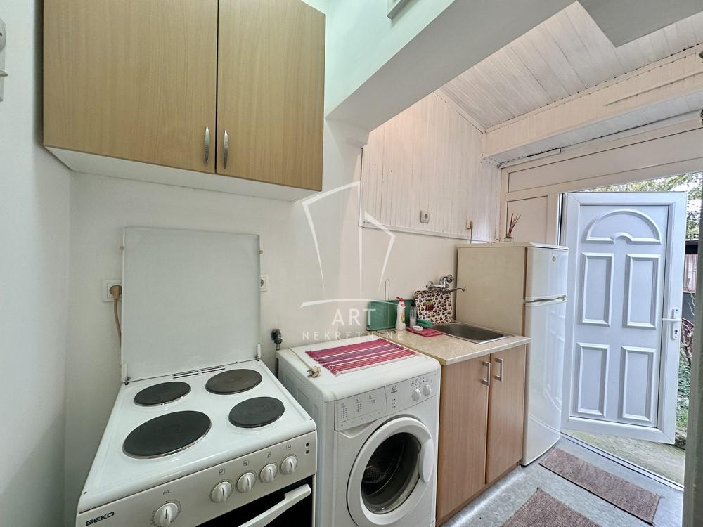 Stan na prodaju u Beogradu, Zemun, jednosoban, 17m2, cena 29500 evra