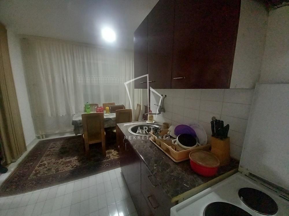Stan na prodaju u Beogradu, Borča, dvosoban, 60m2, cena 140000 evra
