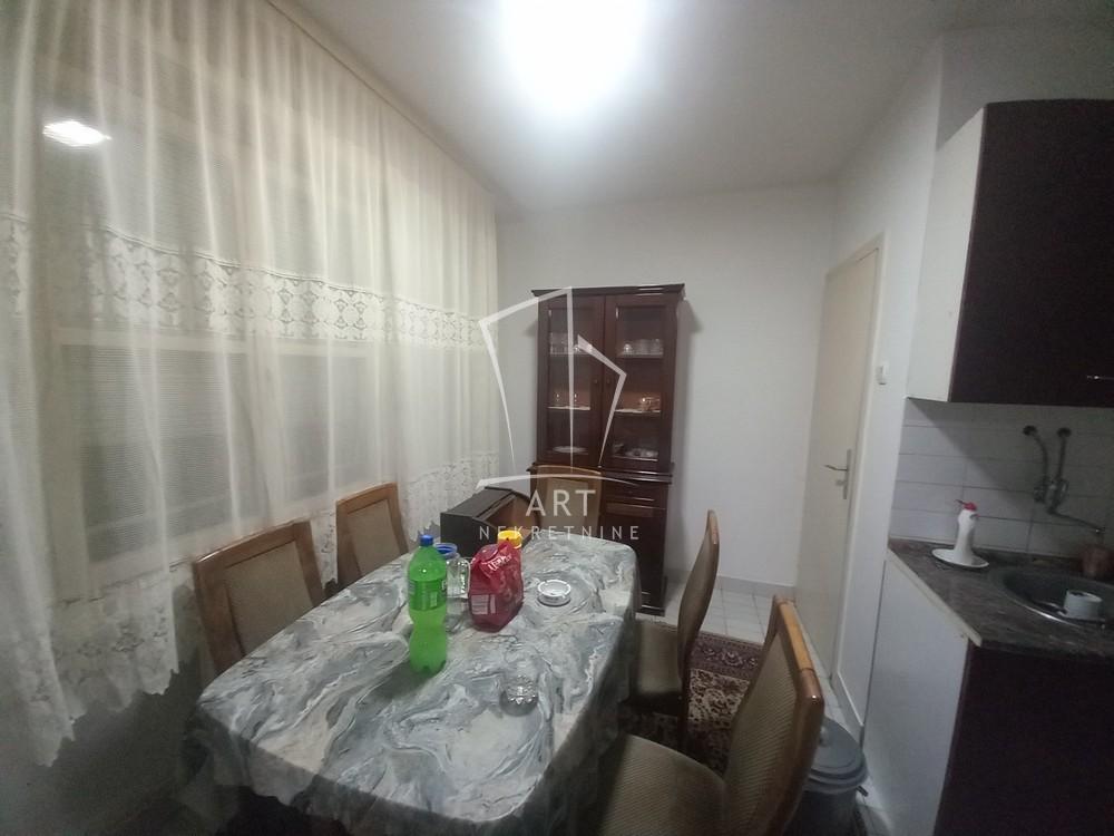 Stan na prodaju u Beogradu, Borča, dvosoban, 60m2, cena 140000 evra