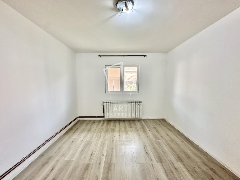 Stan na prodaju u Beogradu, Borča, trosoban, 76m2, cena 113000 evra