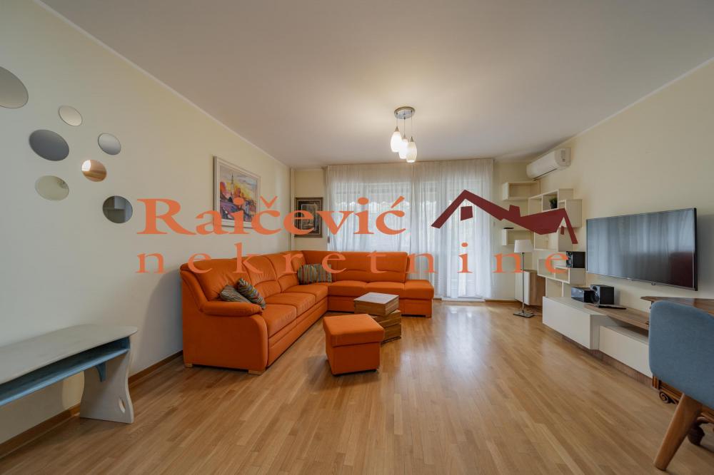 Stan na prodaju u Beogradu, Dedinje, 100m2, cena 380000 evra