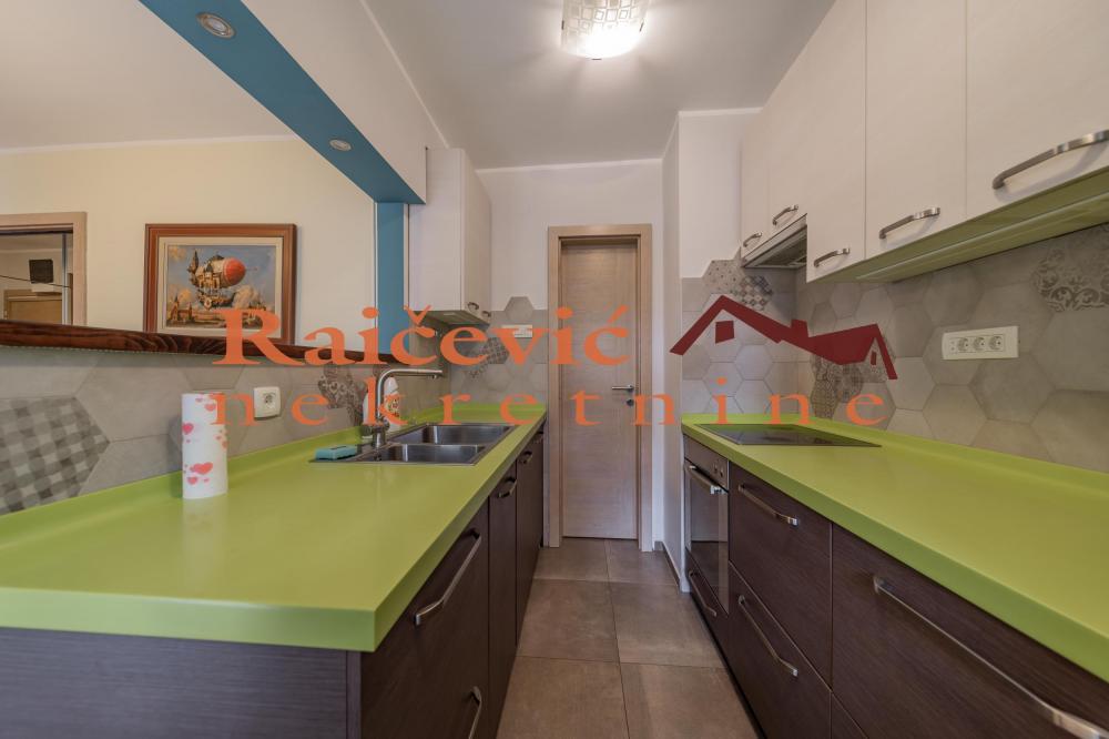 Stan na prodaju u Beogradu, Dedinje, 100m2, cena 380000 evra