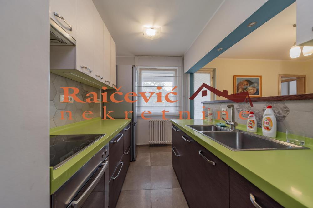Stan na prodaju u Beogradu, Dedinje, 100m2, cena 380000 evra