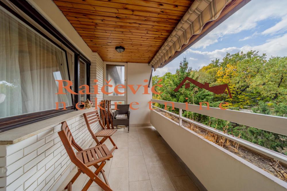 Stan na prodaju u Beogradu, Dedinje, 100m2, cena 380000 evra