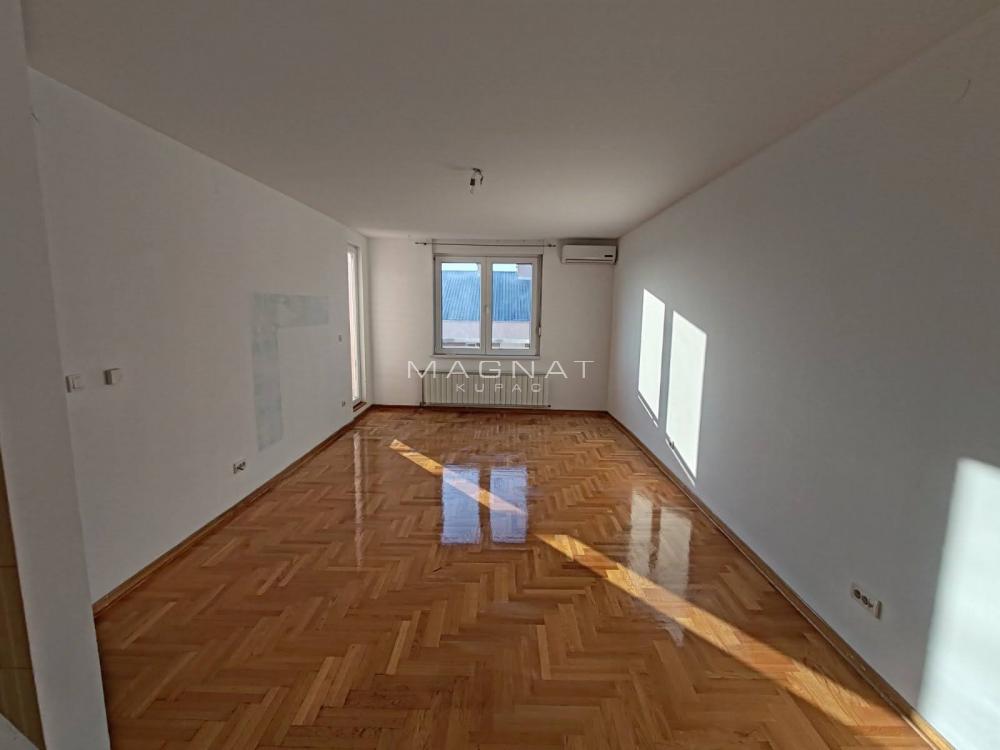 Stan na prodaju u Beogradu, Voždovac, cetvorosoban, 92m2, cena 153000 evra