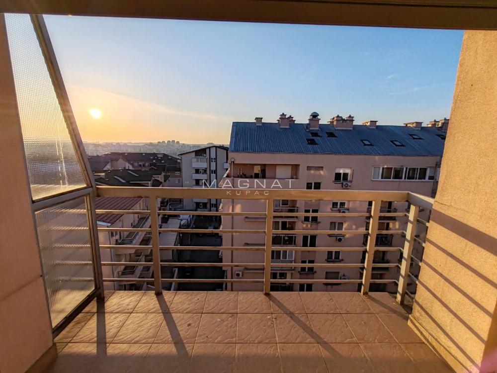 Stan na prodaju u Beogradu, Voždovac, cetvorosoban, 92m2, cena 170000 evra