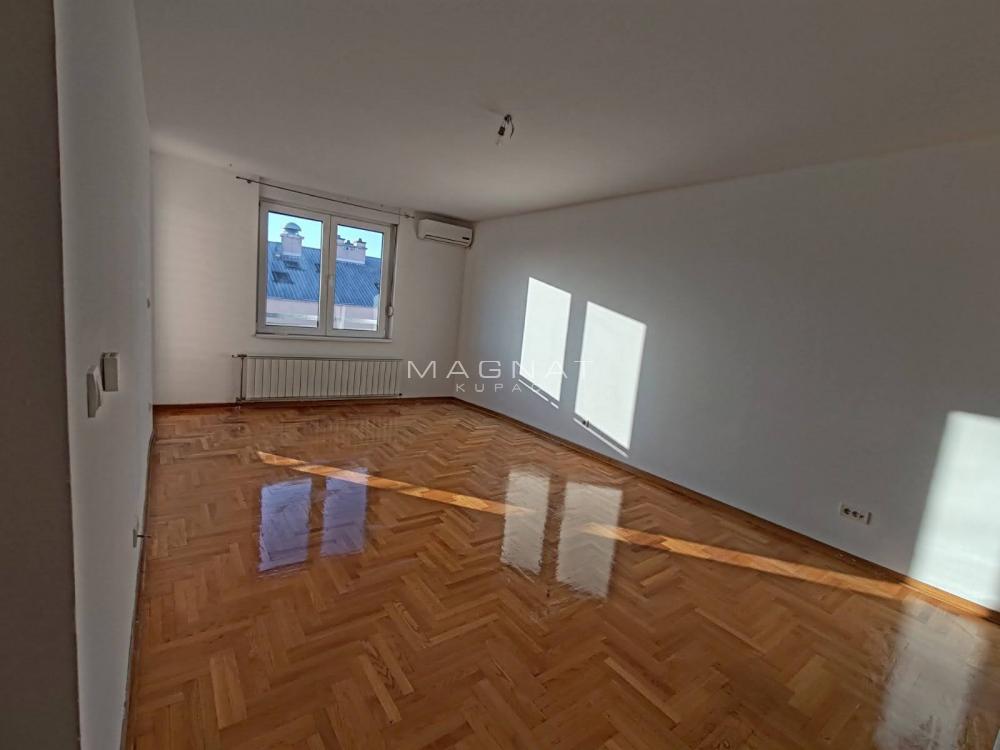 Stan na prodaju u Beogradu, Voždovac, cetvorosoban, 92m2, cena 170000 evra
