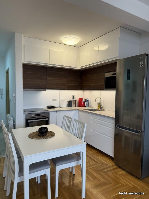 Stan na prodaju u Beogradu, Ledine, dvoiposoban, 71m2, cena 162000 evra