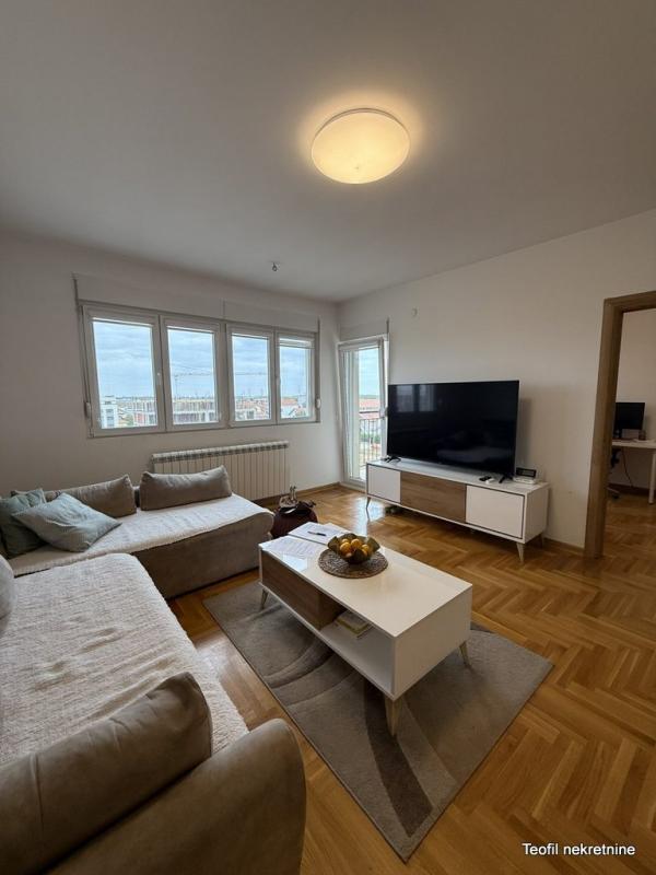 Stan na prodaju u Beogradu, Ledine, dvoiposoban, 71m2, cena 162000 evra