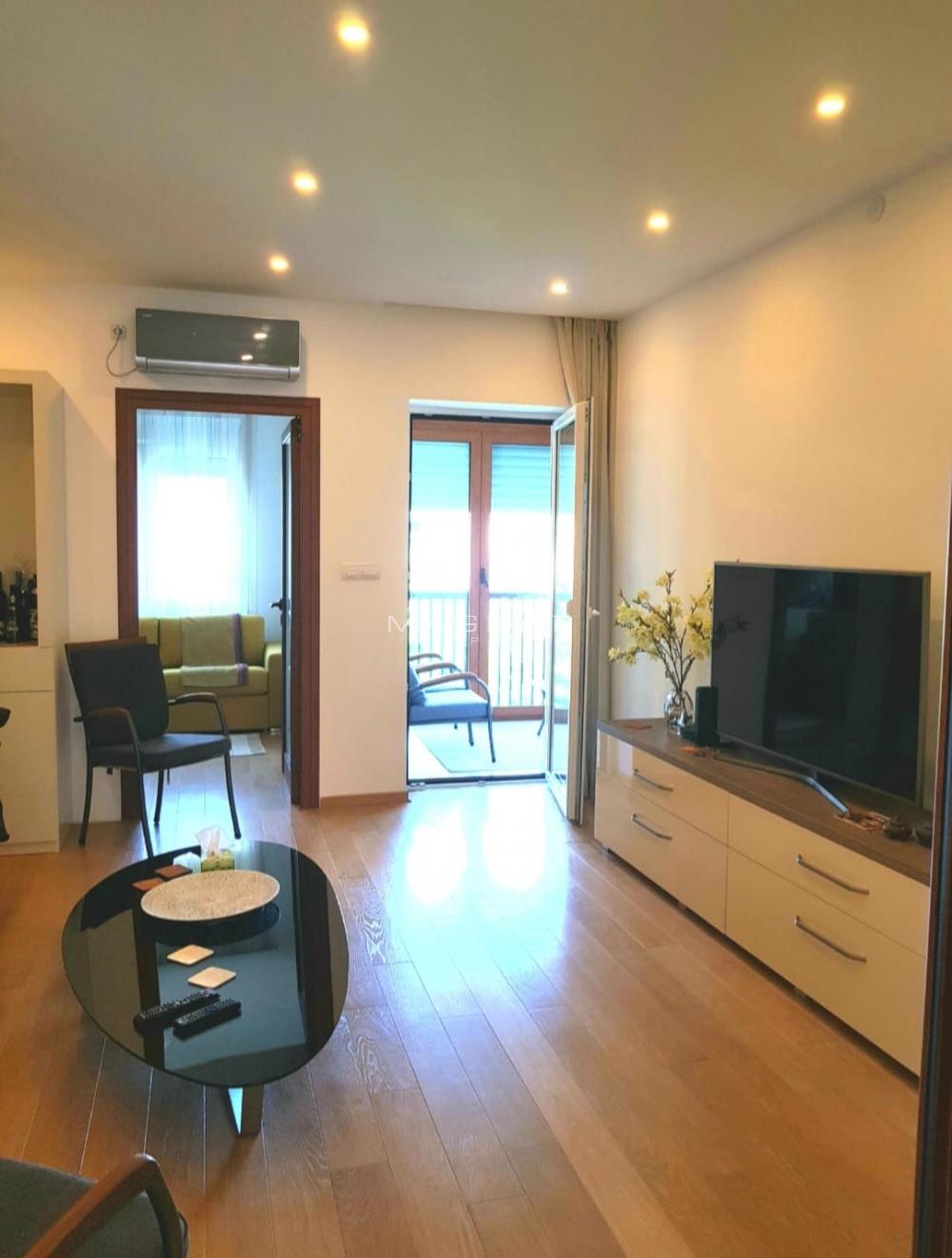 Stan na prodaju u Beogradu, Savski venac, dvoiposoban, 69m2, cena 325000 evra