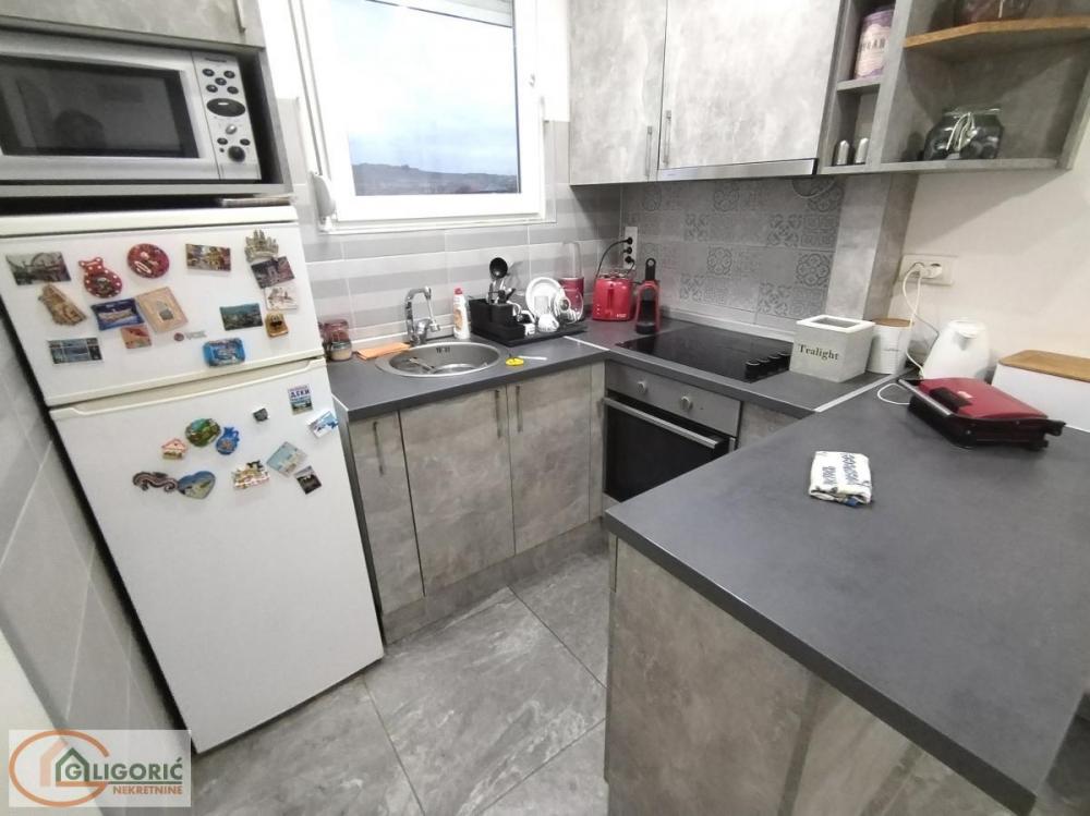 Stan na prodaju u Beogradu, Karaburma, dvosoban, 54m2, cena 149500 evra