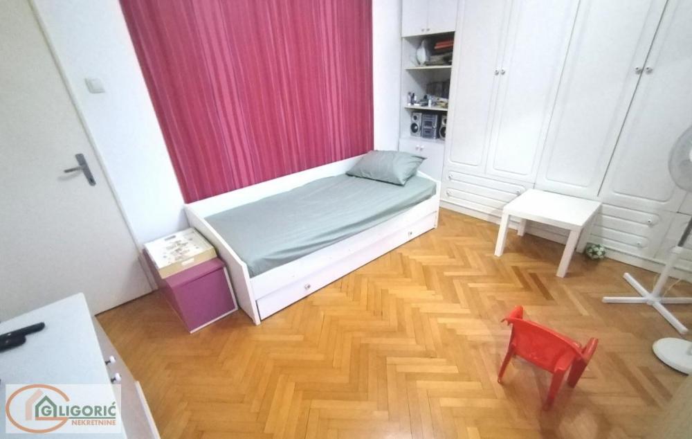 Stan na prodaju u Beogradu, Karaburma, dvosoban, 54m2, cena 149500 evra