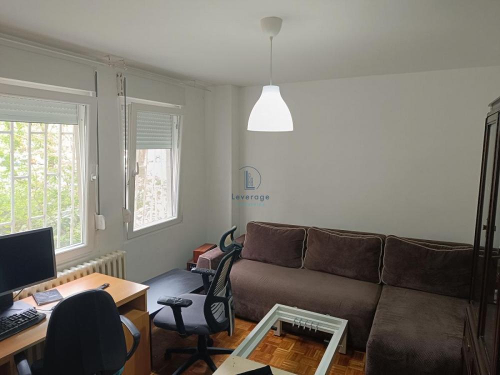 Stan na prodaju u Beogradu, Novi Beograd blok 34 (Studentski grad), trosoban, 86m2, cena 279900 evra