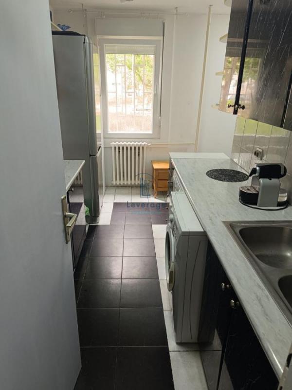 Stan na prodaju u Beogradu, Novi Beograd blok 34 (Studentski grad), trosoban, 86m2, cena 279900 evra