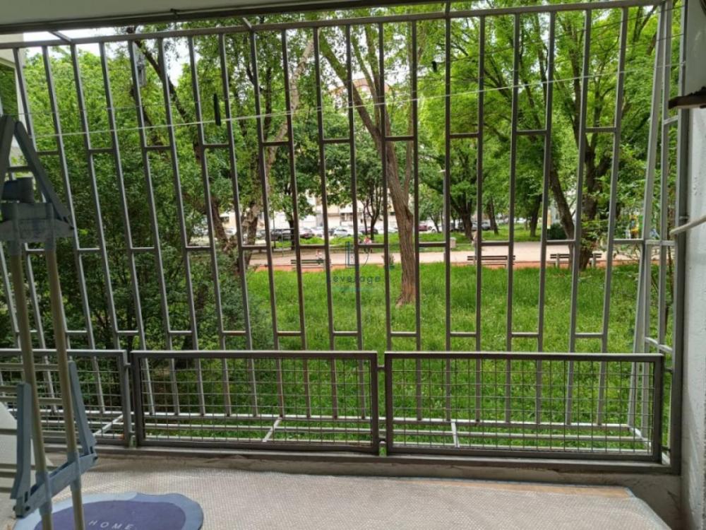 Stan na prodaju u Beogradu, Novi Beograd blok 34 (Studentski grad), trosoban, 86m2, cena 279900 evra