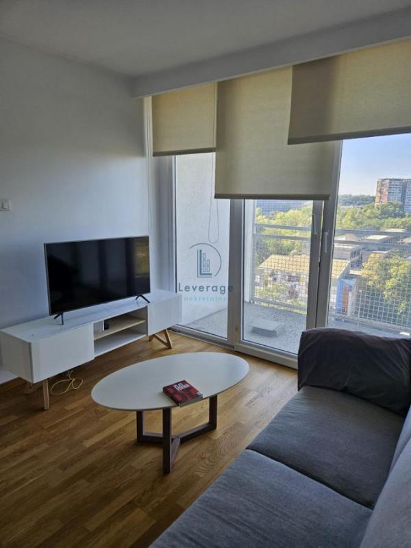 Stan na prodaju u Beogradu, Novi Beograd blok 28 (Potkovica), cetvorosoban, 75m2, cena 298500 evra