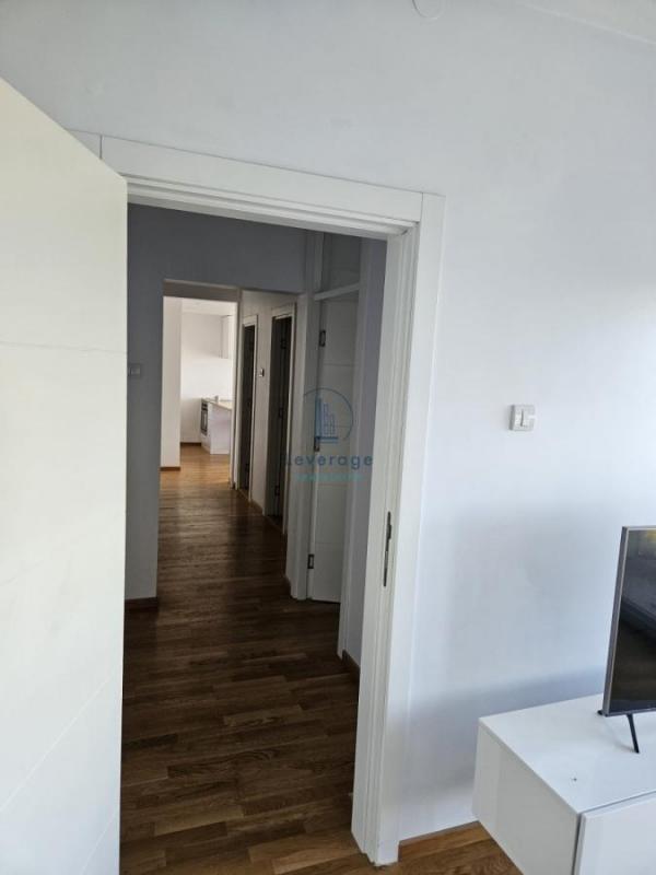 Stan na prodaju u Beogradu, Novi Beograd blok 28 (Potkovica), cetvorosoban, 75m2, cena 298500 evra