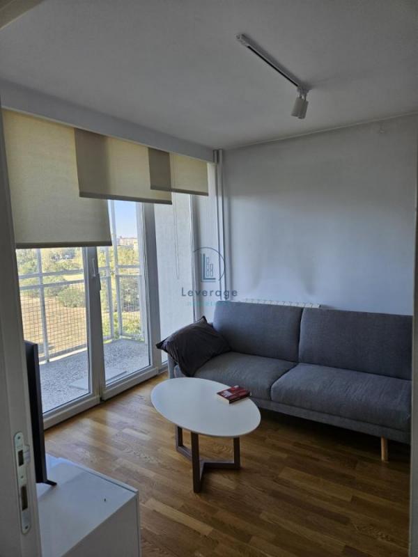 Stan na prodaju u Beogradu, Novi Beograd blok 28 (Potkovica), cetvorosoban, 75m2, cena 298500 evra