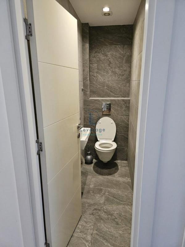 Stan na prodaju u Beogradu, Novi Beograd blok 28 (Potkovica), cetvorosoban, 75m2, cena 298500 evra