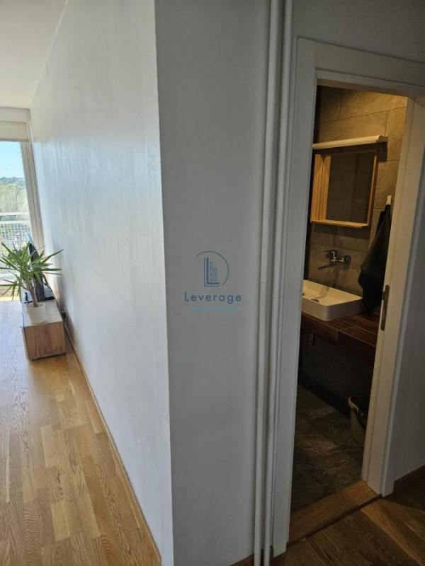 Stan na prodaju u Beogradu, Novi Beograd blok 28 (Potkovica), cetvorosoban, 75m2, cena 298500 evra