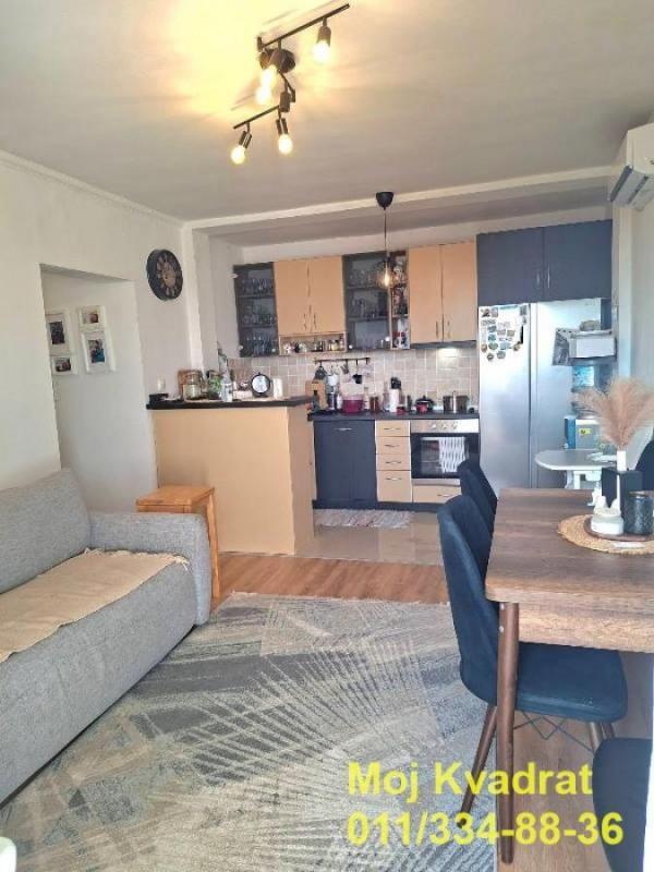 Stan na prodaju u Beogradu, Zvezdara 2, trosoban, 60m2, cena 210000 evra