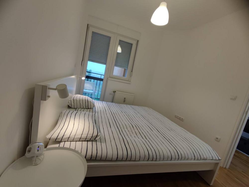 Stan na prodaju u Beogradu, Karaburma, dvoiposoban, 53m2, cena 169600 evra