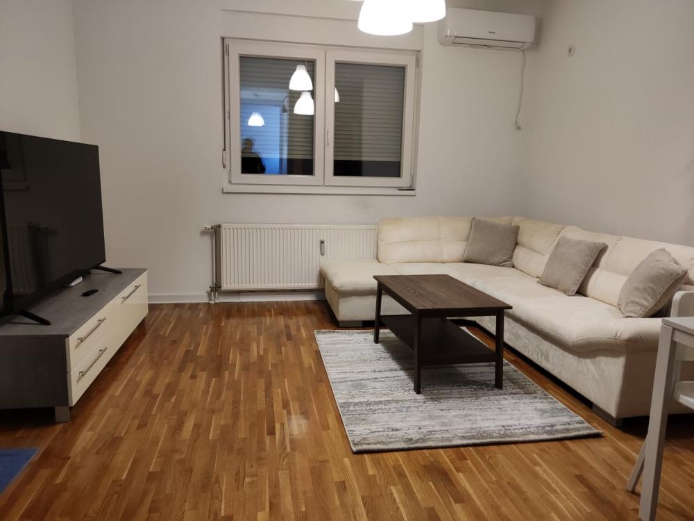 Stan na prodaju u Beogradu, Karaburma, dvoiposoban, 53m2, cena 169600 evra