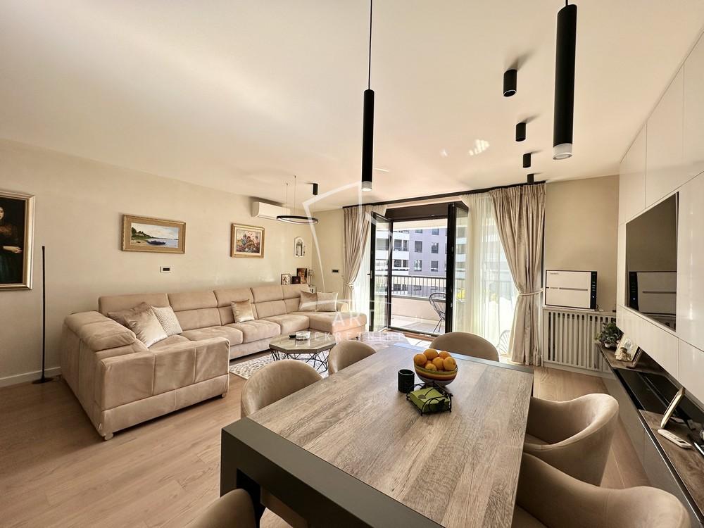 Stan na prodaju u Beogradu, Novi Beograd, cetvorosoban, 113m2, cena 550000 evra
