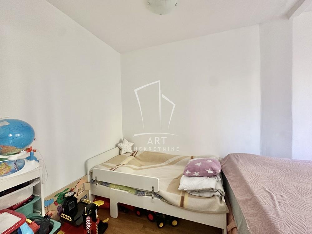 Stan na prodaju u Beogradu, Novi Beograd blok 63, jednoiposoban, 38m2, cena 160000 evra