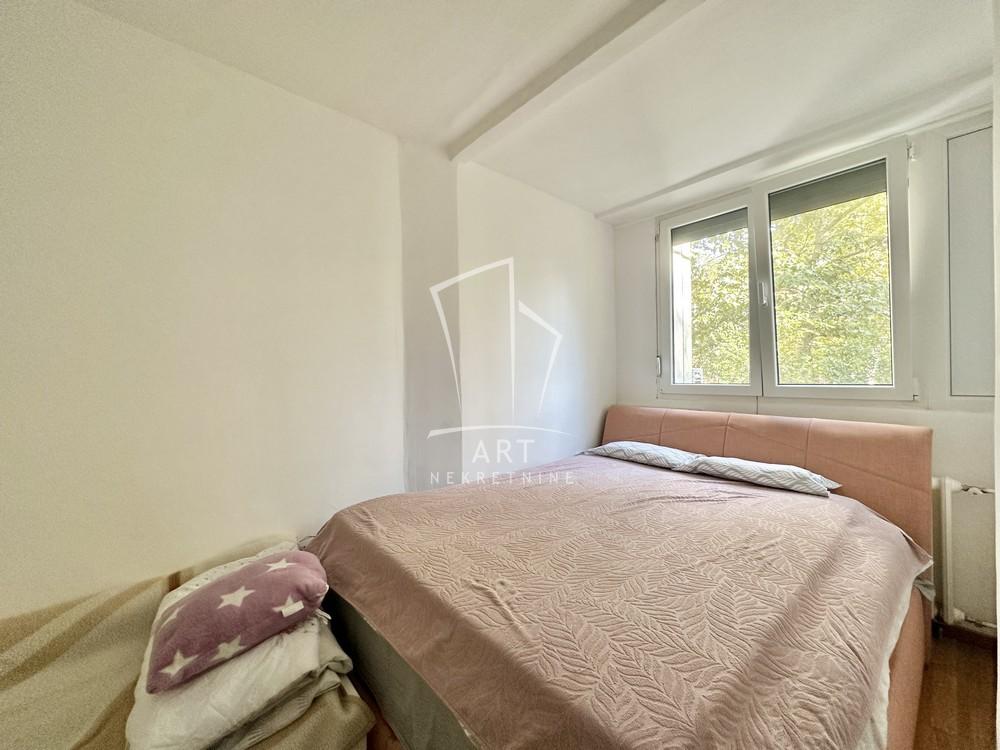 Stan na prodaju u Beogradu, Novi Beograd blok 63, jednoiposoban, 38m2, cena 160000 evra