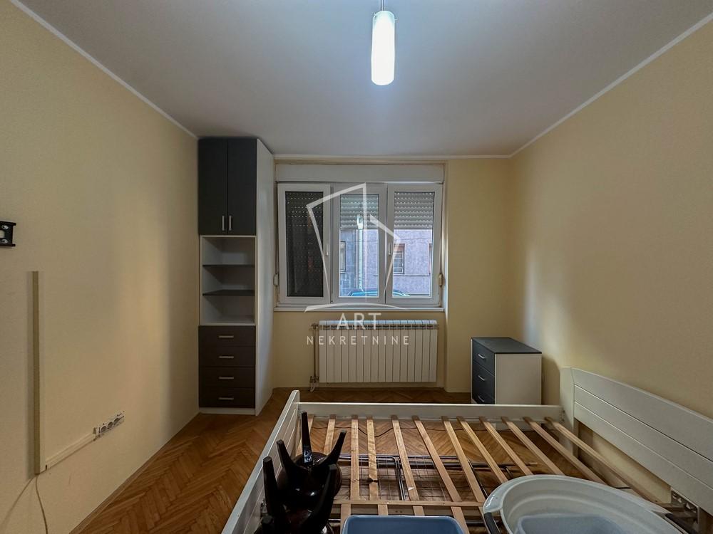 Stan na prodaju u Beogradu, Crveni Krst, trosoban, 66m2, cena 199000 evra
