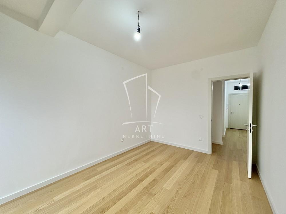 Stan na prodaju u Beogradu, Olimp, trosoban, 89m2, cena 310205 evra