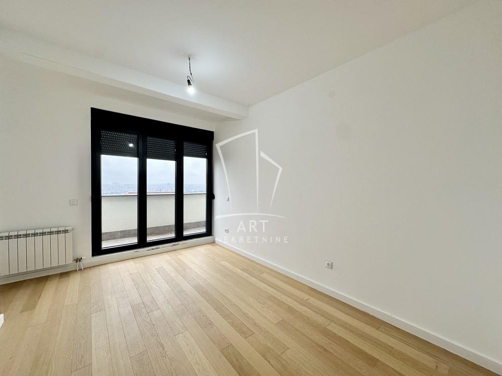 Stan na prodaju u Beogradu, Olimp, trosoban, 89m2, cena 310205 evra