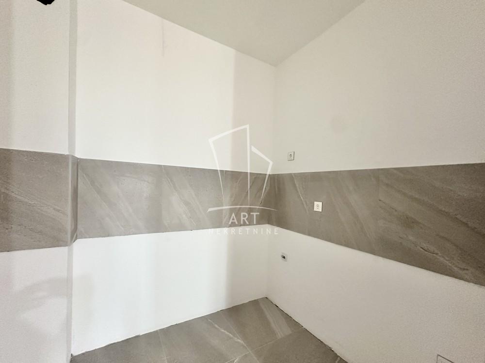 Stan na prodaju u Beogradu, Olimp, trosoban, 95m2, cena 332500 evra