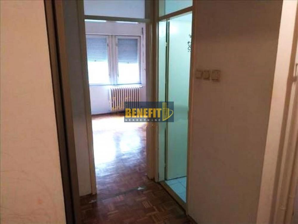 Stan na prodaju u Beogradu, Šumice, trosoban, 85m2, cena 245000 evra