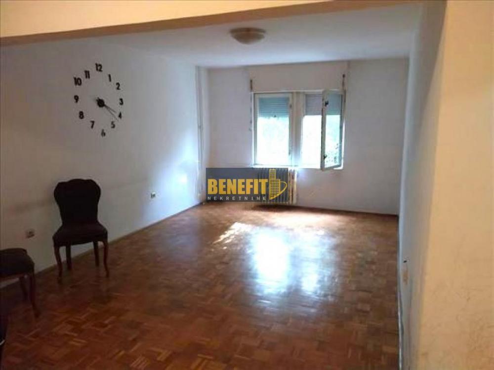 Stan na prodaju u Beogradu, Šumice, trosoban, 85m2, cena 245000 evra