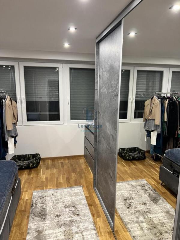 Stan na prodaju u Beogradu, Novi Beograd blok 28 (Potkovica), dvosoban, 60m2, cena 235000 evra