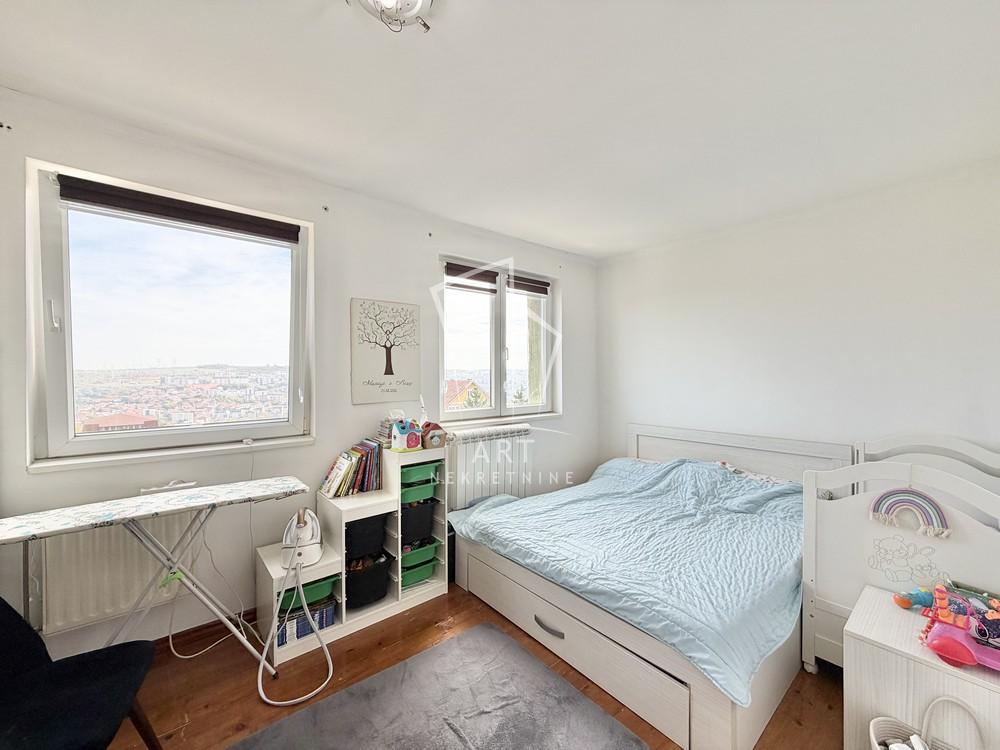 Stan na prodaju u Beogradu, Mirijevo, trosoban, 60m2, cena 220000 evra